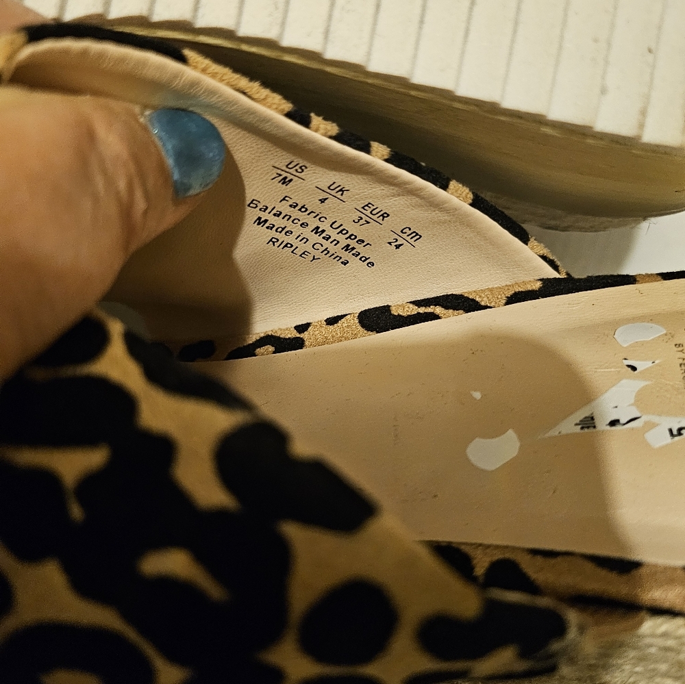 Shoe - Picture 4 of 4